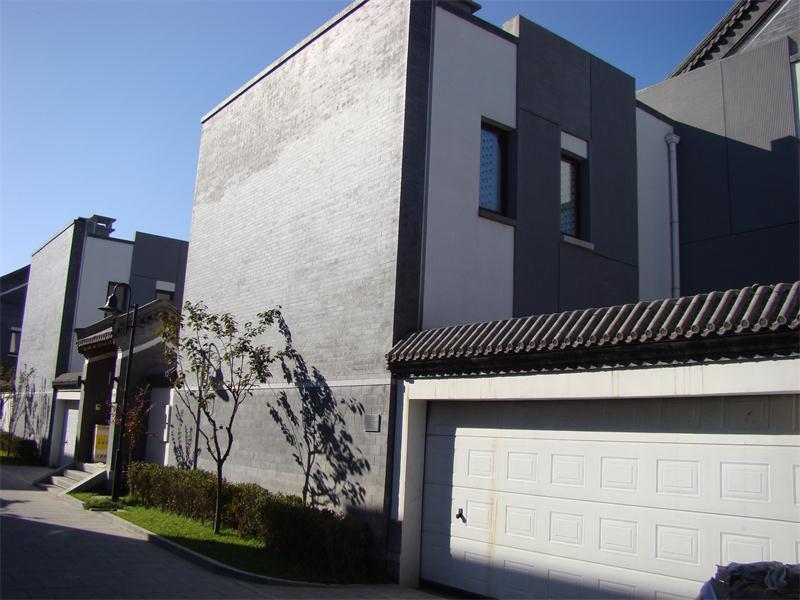 鋪裝謹(jǐn)實(shí)的別墅裝飾 3.jpg